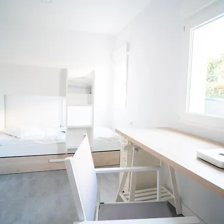 Charming New Beachside House Up To 8 Beds! *