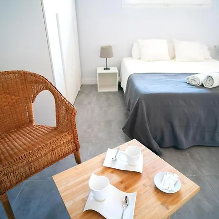 Charming New Beachside House Up To 8 Beds! Holiday home *