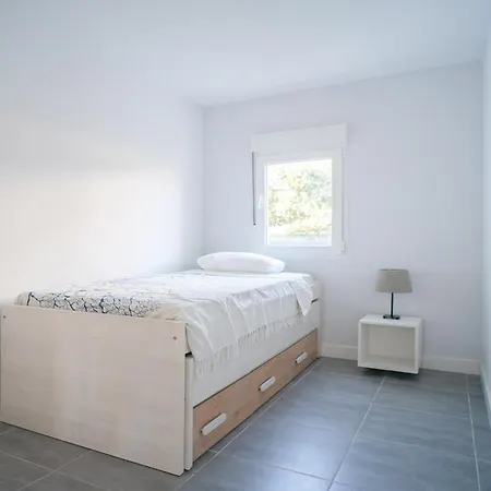 Charming New Beachside House Up To 8 Beds! Holiday home